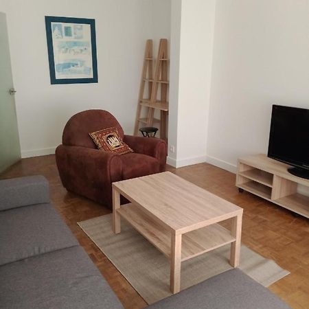 Appartement F2 Meuble Centre Ville ブリーブ・ラ ・ガイヤルド エクステリア 写真