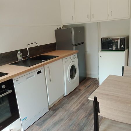 Appartement F2 Meuble Centre Ville ブリーブ・ラ ・ガイヤルド エクステリア 写真