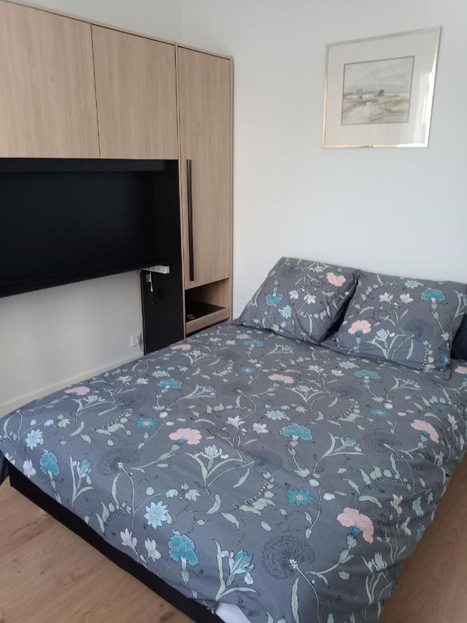 Appartement F2 Meuble Centre Ville ブリーブ・ラ ・ガイヤルド エクステリア 写真